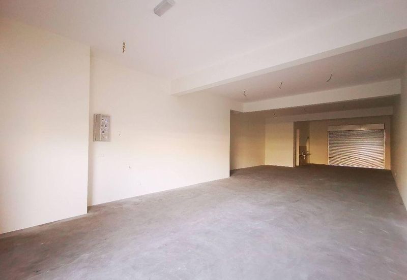 Triana @ Tropicana Amans