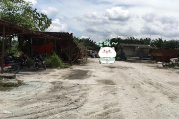 Jenjarom 2acres Industrial land for Rent