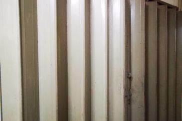 Jalan Kapar 2+1 Storey Shop Office 加浦路吉店整栋出租  6r 3b 20x100sqft Endlot  Shuttle door with Motor  Lift can access from Ground floor to 3rd floor