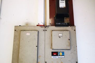 Jalan Kapar 2+1 Storey Shop Office 加浦路吉店整栋出租  6r 3b 20x100sqft Endlot  Shuttle door with Motor  Lift can access from Ground floor to 3rd floor