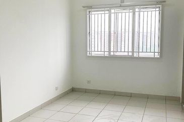 Apartment De' Kiara, Setia Alam, Selangor Shah Alam 莎阿南公寓便宜出售 😍