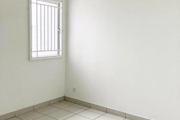 Apartment De' Kiara, Setia Alam, Selangor Shah Alam 莎阿南公寓便宜出售 😍