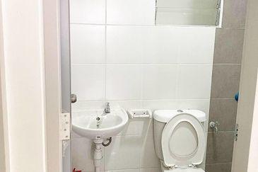 Apartment De' Kiara, Setia Alam, Selangor Shah Alam 莎阿南公寓便宜出售 😍