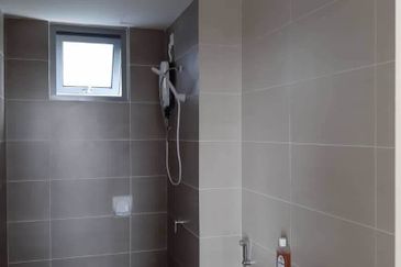 Gravit8 @ Klang South