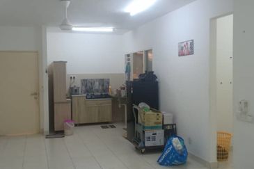 FOR SALE Pangsapuri De Bayu @ Setia Alam U13 Shah Alam 莎阿南公寓出售,适合投资出租 