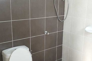 FOR SALE Pangsapuri De Bayu @ Setia Alam U13 Shah Alam 莎阿南公寓出售,适合投资出租 