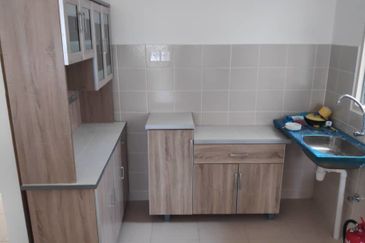 FOR SALE Pangsapuri De Bayu @ Setia Alam U13 Shah Alam 莎阿南公寓出售,适合投资出租 