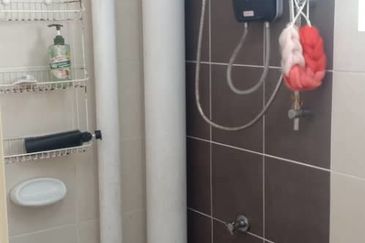 FOR SALE Pangsapuri De Bayu @ Setia Alam U13 Shah Alam 莎阿南公寓出售,适合投资出租 