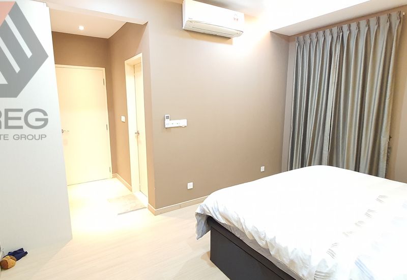 Gravit8 @ Klang South