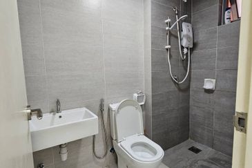 Gravit8 @ Klang South