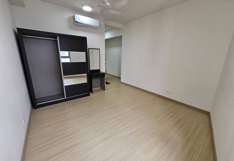 Gravit8 @ Klang South