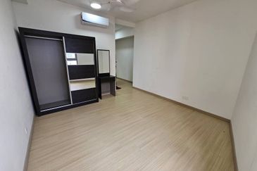 Gravit8 @ Klang South