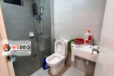 Gravit8 @ Klang South