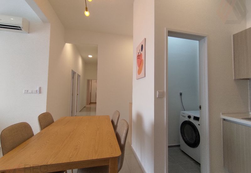 Gravit8 @ Klang South