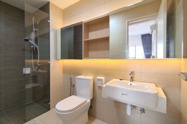 Gravit8 @ Klang South