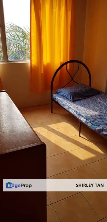 Idaman Sentosa Apartment, Klang. Freehold 754sqft  3room 2 Bathroom Swimming pool & Playground 1 Parking Maintenance Fees RM70++ per month RM200k only, Selangor, Klang