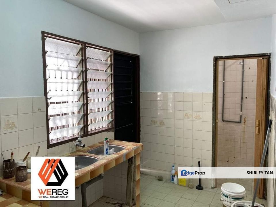 Sri Muda,Shah alam 2 Storey House 4 Room, Selangor, Shah Alam