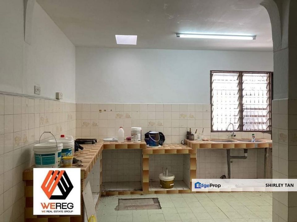 Sri Muda,Shah alam 2 Storey House 4 Room, Selangor, Shah Alam