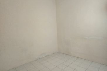 (Full loan & No Flood！！😍) Sentosa,Klang.  Single storey house for sales. 20x55 3 Bedrooms 1 Bathroom  Fully Renovated with Plaster ceiling, 