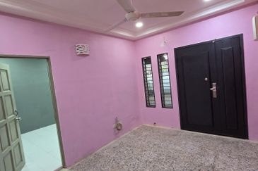 (Full loan & No Flood！！😍) Sentosa,Klang.  Single storey house for sales. 20x55 3 Bedrooms 1 Bathroom  Fully Renovated with Plaster ceiling, 