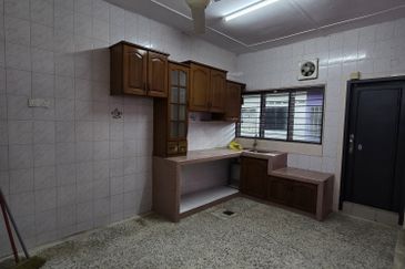 (Full loan & No Flood！！😍) Sentosa,Klang.  Single storey house for sales. 20x55 3 Bedrooms 1 Bathroom  Fully Renovated with Plaster ceiling, 