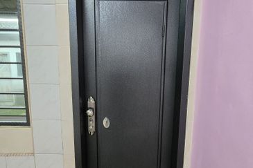 (Full loan & No Flood！！😍) Sentosa,Klang.  Single storey house for sales. 20x55 3 Bedrooms 1 Bathroom  Fully Renovated with Plaster ceiling, 