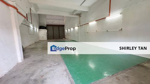 1.5 storey link factory at Klang Utama  Klang Utama 1.5 storey factory 25’x80’ 100 amp power supply  Freehold  Sales RM1.2mil Rental *RM3800 nett*  , Selangor, Klang