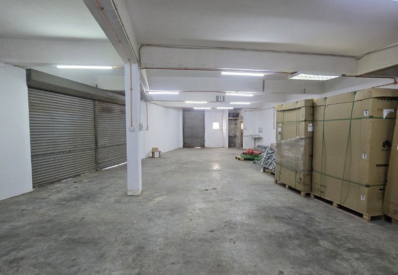 Shah Alam Corner factory.Can own use/invest. 5-6%ROI, Freehold 