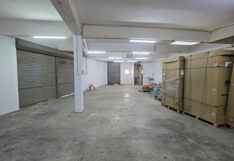 Shah Alam Corner factory.Can own use/invest. 5-6%ROI, Freehold  Shah Alam. 6714sqft