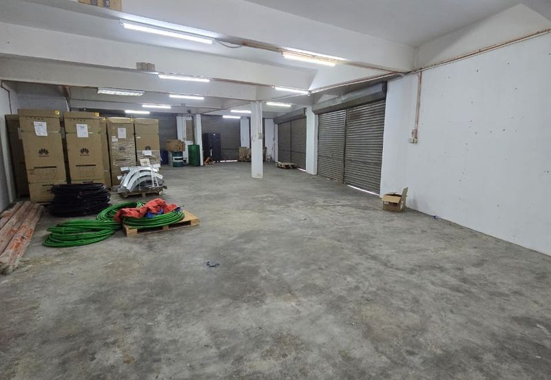 Shah Alam Corner factory.Can own use/invest. 5-6%ROI, Freehold  Shah Alam. 6714sqft