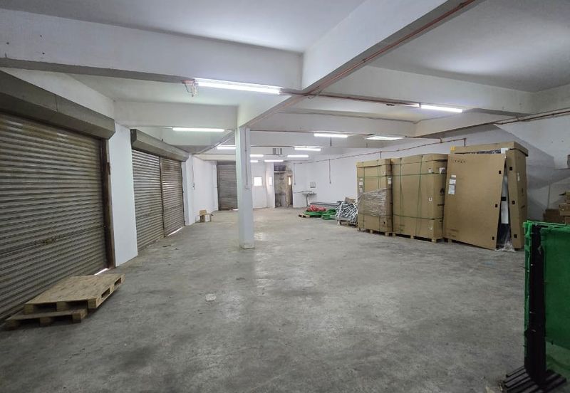 Shah Alam Corner factory.Can own use/invest. 5-6%ROI, Freehold  Shah Alam. 6714sqft