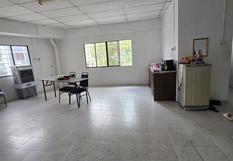 Shah Alam Corner factory.Can own use/invest. 5-6%ROI, Freehold  Shah Alam. 6714sqft