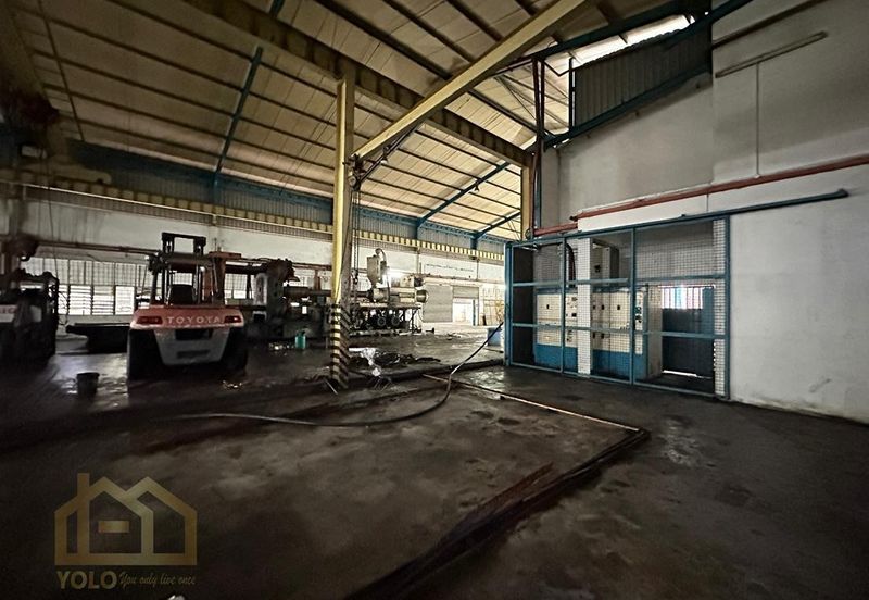 Pandamaran, Port Klang Double Storey Warehouse/Factory For Rent   Unit's Details: - Land Area: 18,500sqft - Total Build Up: 18,685 sqf