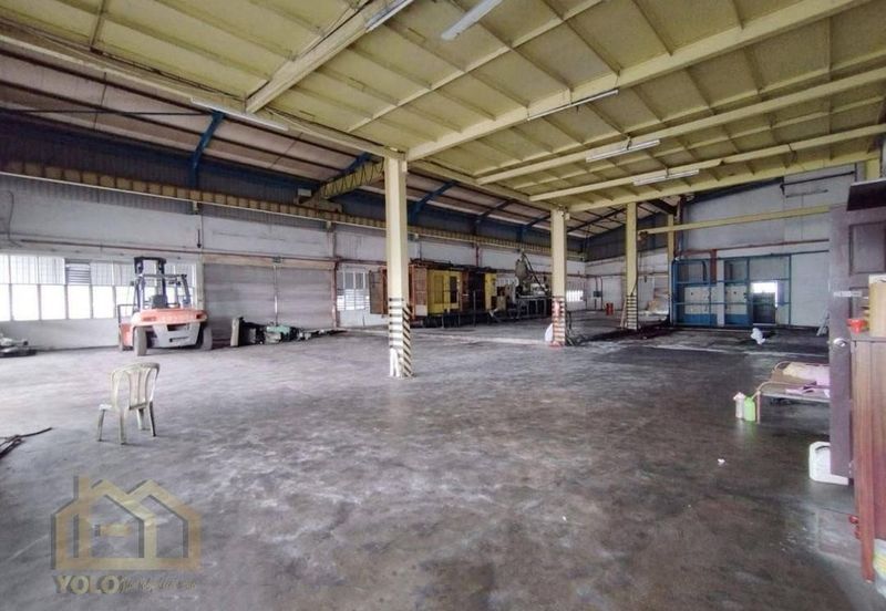 Pandamaran, Port Klang Double Storey Warehouse/Factory For Rent   Unit's Details: - Land Area: 18,500sqft - Total Build Up: 18,685 sqf