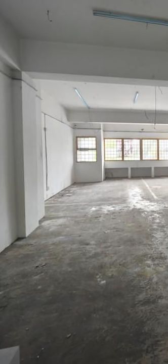 Bukit Tinggi 1, Klang 1st floor Office for Rent 20x70 Approximately  BU : 1,397sf (Front and Back unit)  Facing main road.  Same row with Hong Leong B, Selangor, Klang