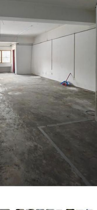 Bukit Tinggi 1, Klang 1st floor Office for Rent 20x70 Approximately  BU : 1,397sf (Front and Back unit)  Facing main road.  Same row with Hong Leong B, Selangor, Klang