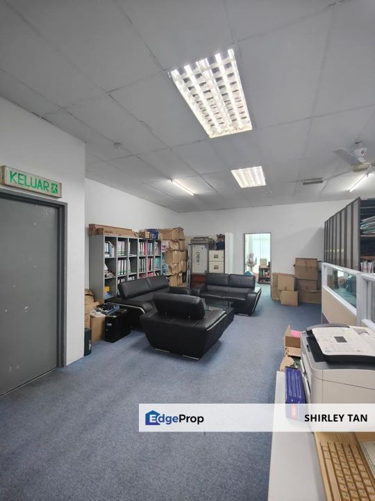 Seksyen 7,Shah Alam. Office 1st Floor for Rent  25x80=2000sqft Approximately  Partially furnished with Partition and Carpet Rental RM1,650 Near I-City, Selangor, Shah Alam