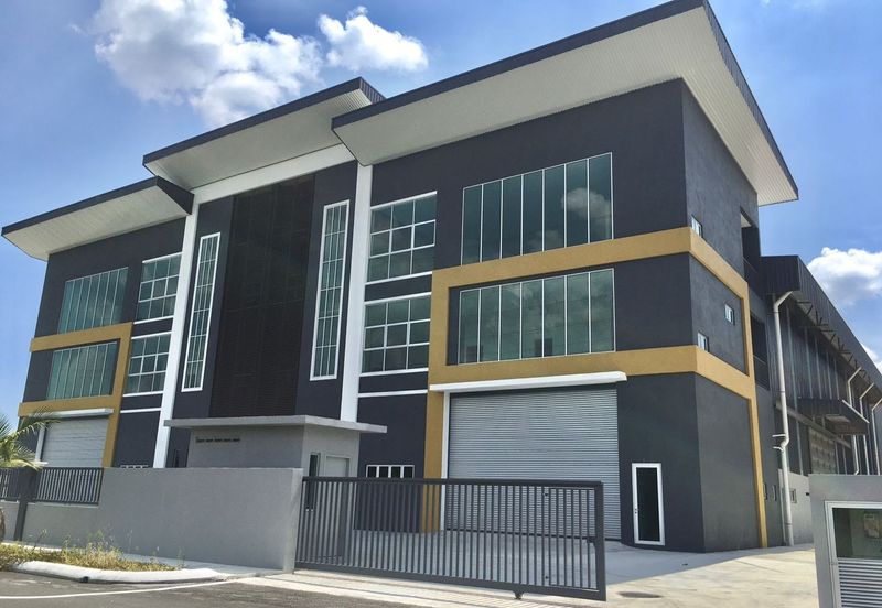 JENJAROM. Klang / Kuala Langat Selangor. Brand New Double Storey Semi-D Factory for Rent 雪兰莪-吧生半独立工厂出租🔥  Land Area : 12,636 sqft Build Up 