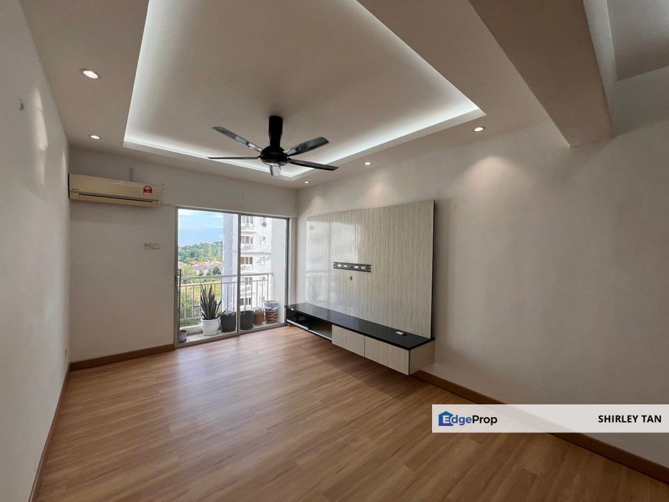 Pelangi Height 2 Condo, Klang. (Near centro mall) Majority Chinese Area Freehold 1161 sqft 3 Bedrooms 2 Bathroom Fully Renovated with Kitchen Cabinet , Selangor, Klang