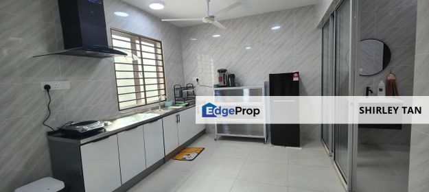 (*Newly renovated*) Botanic,Klang.  2 storey house for rent 20’x75’  *Fully furnished house*  With Kitchen Cabinet  4 rooms 3 bathrooms  Gated and Gua, Selangor, Bandar Botanic/Bandar Bukit Tinggi