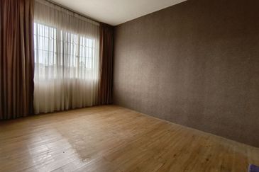 Vista Pinggiran, Taman Pinggiran Putra