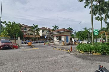 Vista Pinggiran, Taman Pinggiran Putra