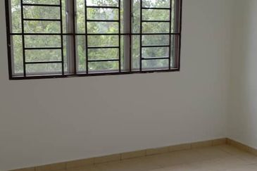 Apartment E-Mas Villa Taman Mawar, Salak Tinggi, Sepang, Selangor