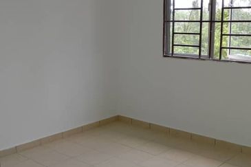 Apartment E-Mas Villa Taman Mawar, Salak Tinggi, Sepang, Selangor