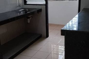 Apartment E-Mas Villa Taman Mawar, Salak Tinggi, Sepang, Selangor