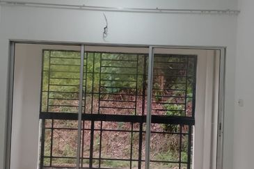 Apartment E-Mas Villa Taman Mawar, Salak Tinggi, Sepang, Selangor