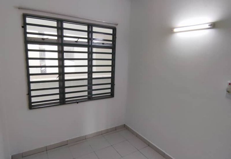 Dahlia Court Apartment