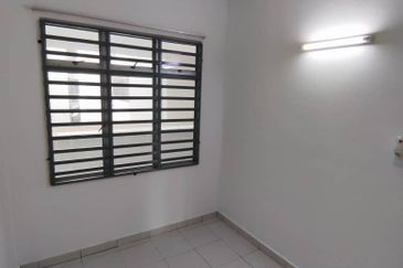 Dahlia Court Apartment