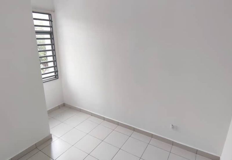 Dahlia Court Apartment