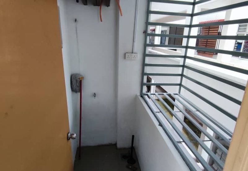 Dahlia Court Apartment